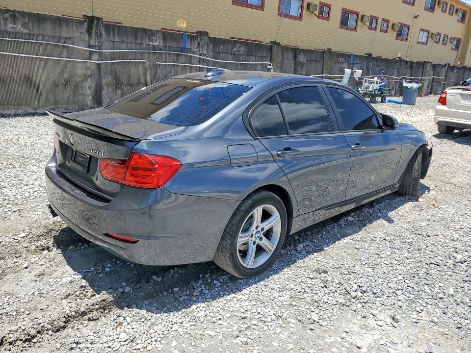 2014 BMW 3er VIN WBA3B5C59EP544228 COPART salvage auction — SIDE, Fl - Cert Of Title Slvg Rebuildable, sold $700 on 2026-08-18 (photo 3)