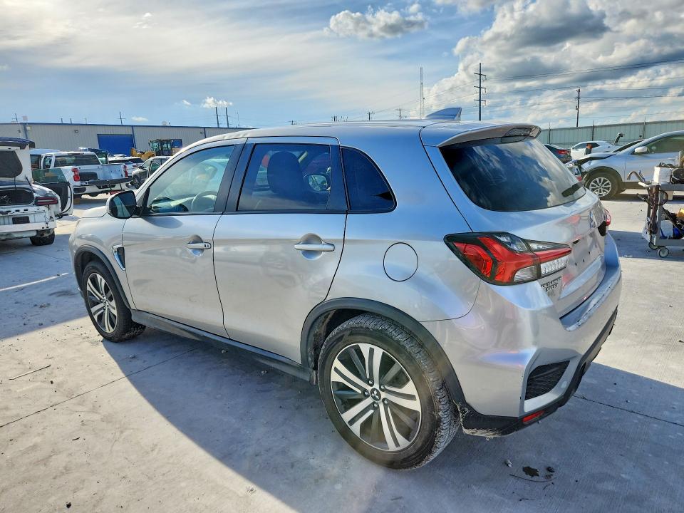 2021 Mitsubishi VIN JA4APVAU3MU017091 COPART salvage auction — WATER/FLOOD, Tx - Salvage Title-Flood Damage, sold $5,500 on 2026-07-10 (photo 2)