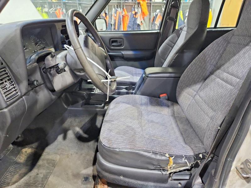 2000 Jeep Cherokee VIN 1J4FF48S3YL109921 COPART salvage auction — FRONT END, NH - CERT OF TITLE-SALVAGE, sold $325 on 2026-07-02 (photo 7)
