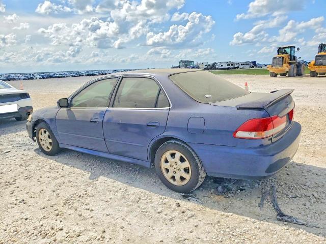 2002 Honda Accord VIN 1HGCG56682A062777 COPART salvage auction — NORMAL WEAR, Tx - Certificate Of Title, sold $400 on 2026-07-02 (photo 2)