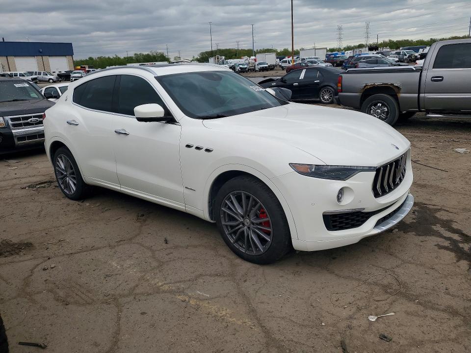 2020 Maserati VIN ZN661XUL4LX349869 COPART salvage auction — WATER/FLOOD, Mi - Cert Of Title-Flood Vehicle, sold $5,300 on 2026-07-10 (photo 4)