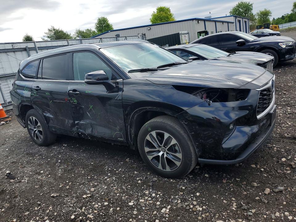 2023 Toyota VIN 5TDKBRCH4PS135210 COPART salvage auction — SIDE, Md - Cert Of Salvage < 75% Damage, sold $2,250 on 2026-07-27 (photo 4)