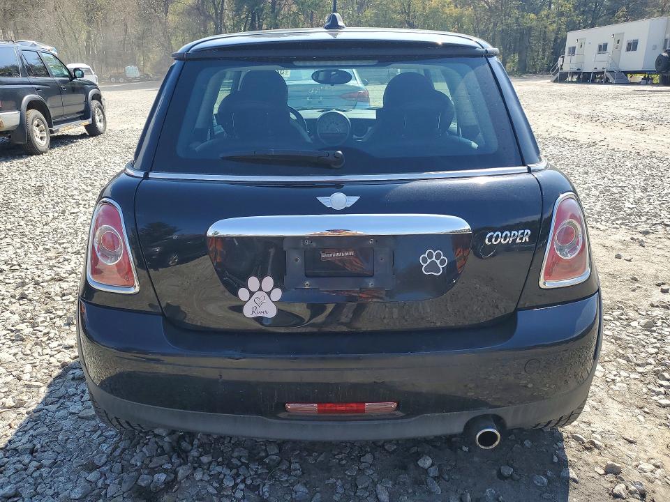 2013 Mini Cooper VIN WMWSU3C52DT372091 COPART salvage auction — MINOR DENT/SCRATCHES, Nh - Certificate Of Title, sold $1,250 on 2026-07-22 (photo 6)