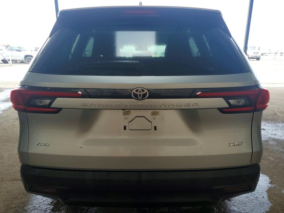 2025 Toyota Highlander VIN 5TDAAAB56SS090464 COPART salvage auction — SIDE, Co - Salvage Title, sold $26,250 on 2026-07-13 (photo 6)