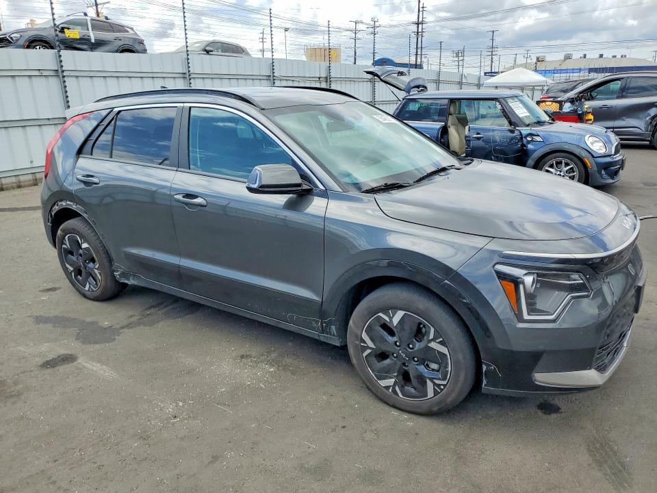 2025 Kia Niro VIN KNDCR3L19S5142992 COPART salvage auction — SIDE, Ca - Salvage Certificate, sold $9,600 on 2026-07-20 (photo 4)