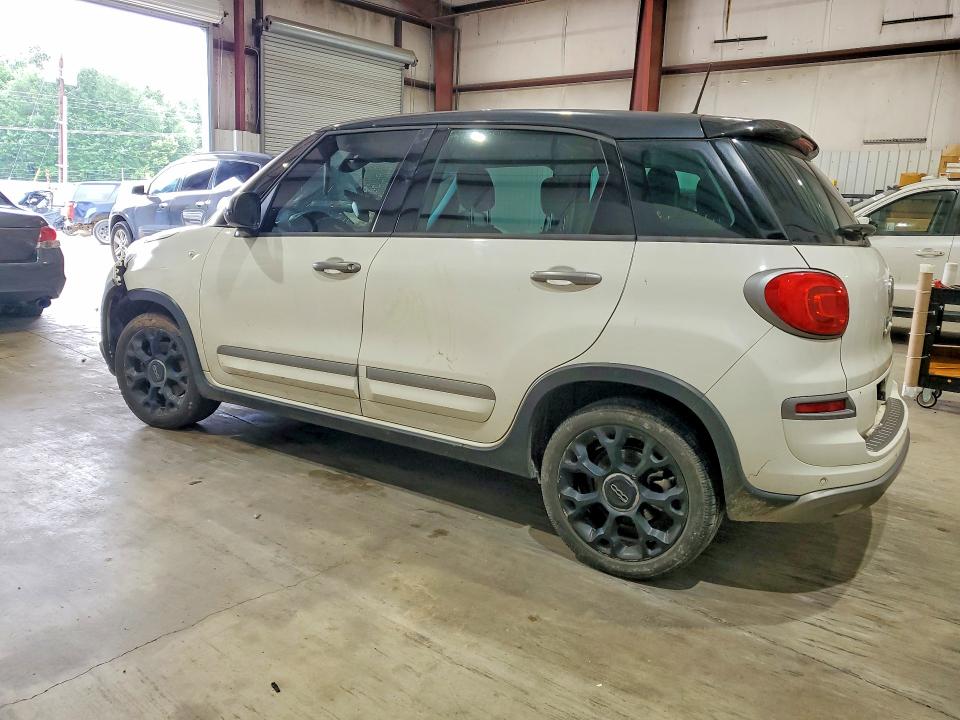 2018 Fiat 500 VIN ZFBCFADH8JZ040702 COPART salvage auction — UNDERCARRIAGE, Tx - Salvage Vehicle Title, sold $275 on 2026-07-06 (photo 2)