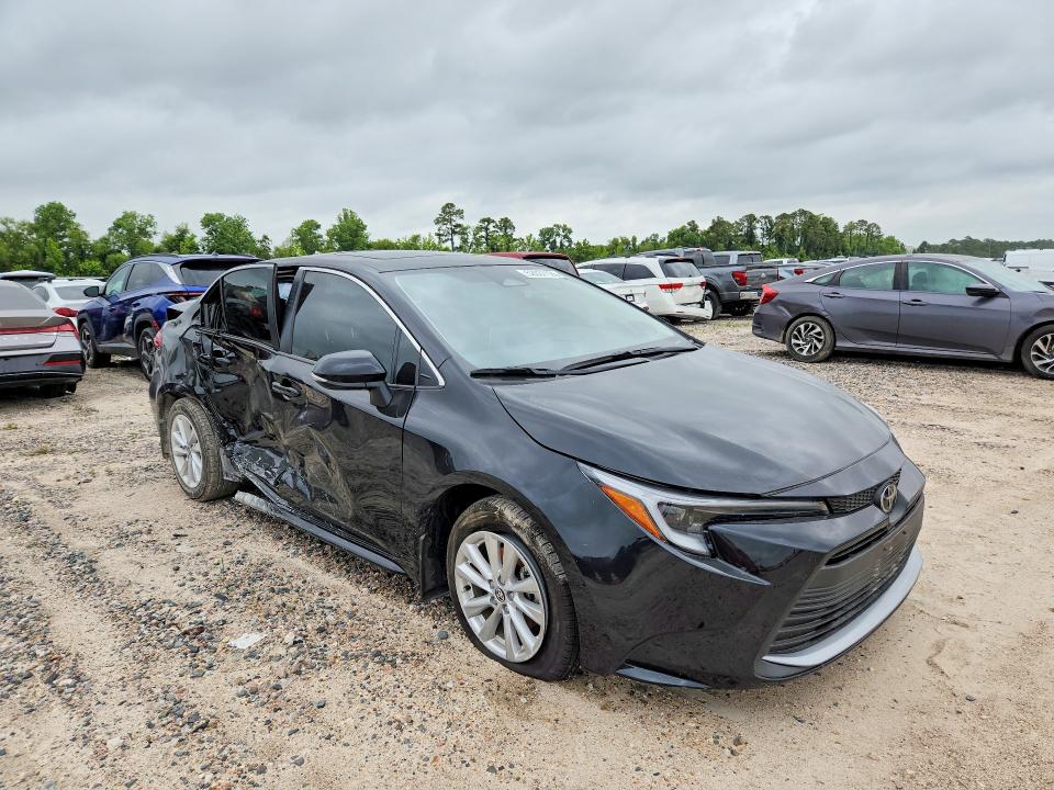 2026 Toyota VIN JTDBCMFE6T3131771 COPART salvage auction — SIDE, TX - SALVAGE VEHICLE TITLE, sold $8,300 on 2026-07-28 (photo 4)