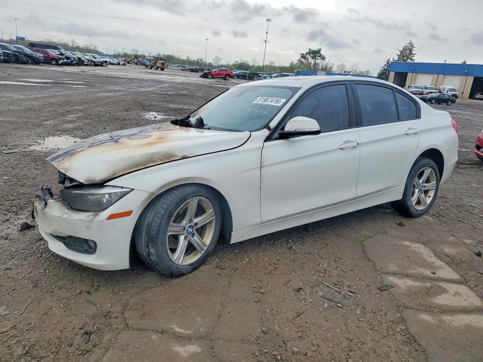 2015 BMW 3er VIN WBA3C3G58FNS74692 COPART salvage auction — Burn Engine, Mi - Scrap-Bill Of Sale, sold $300 on 2026-08-21 (photo 2)