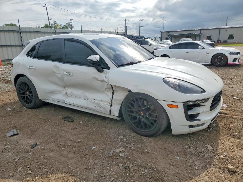 2018 Porsche Macan VIN WP1AG2A59JLB62164 COPART salvage auction — SIDE, Il - Salvage Certificate, sold $7,200 on 2026-07-03 (photo 4)