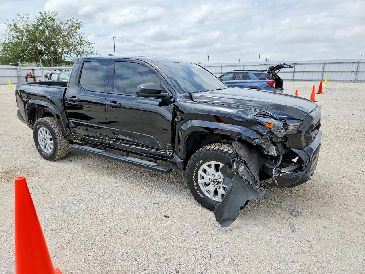 2025 Toyota Tacoma VIN 3TYKD5HN1ST020028 COPART salvage auction — Front End, TX - SALVAGE VEHICLE TITLE, sold $16,900 on 2026-07-03 (photo 4)