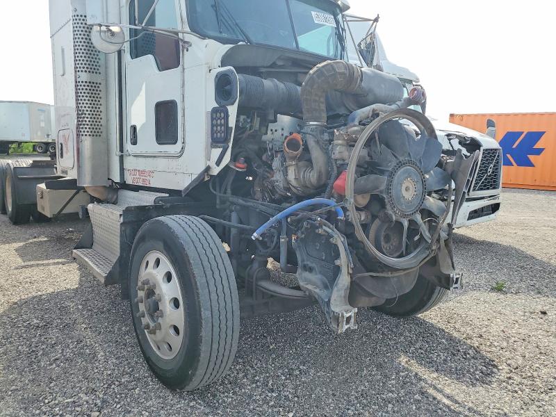 2014 Kenworth T800 VIN 1XKDDP8X2EJ411261 COPART salvage auction — FRONT END, TX - NONREPAIRABLE TITLE, sold $4,100 on 2026-07-09 (photo 9)