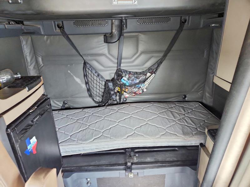 2013 Freightliner Cascadia VIN 3AKJGLDR7DSFB4759 COPART salvage auction — FRONT END, TX - SALVAGE VEHICLE TITLE, sold $10,800 on 2026-10-08 (photo 6)
