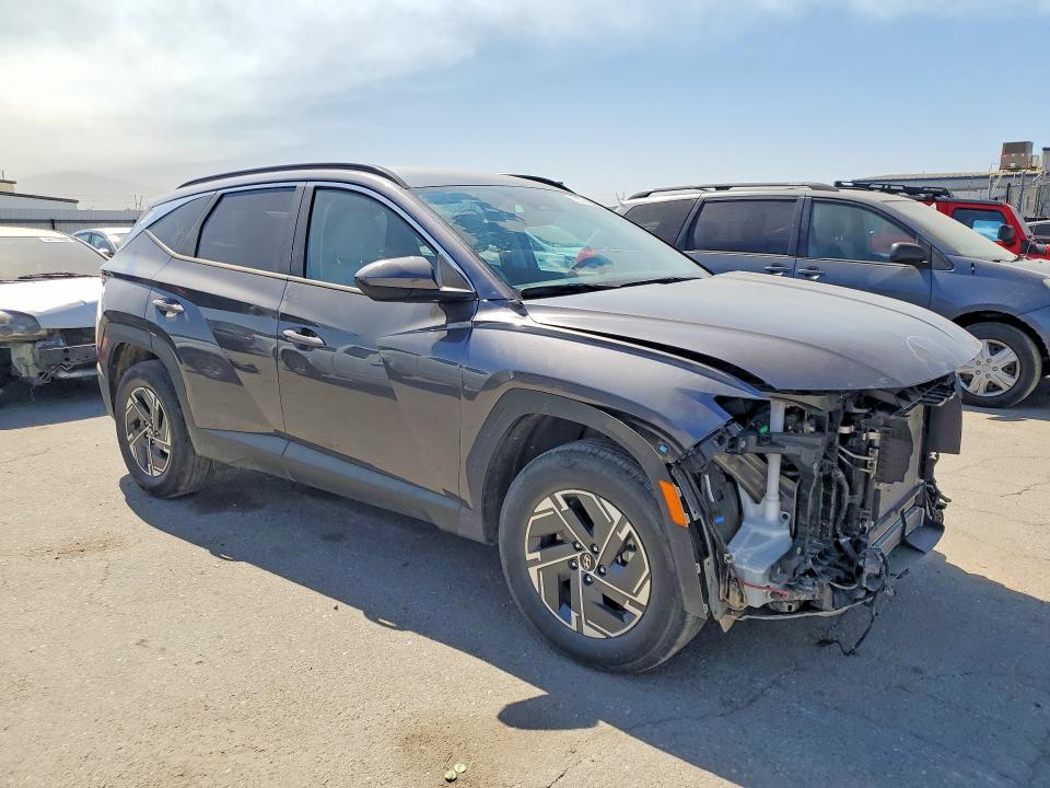 2025 Hyundai Tucson VIN KM8JBDD1XSU287038 COPART salvage auction — FRONT END, Ca - Salvage Certificate, sold $8,500 on 2026-07-10 (photo 4)