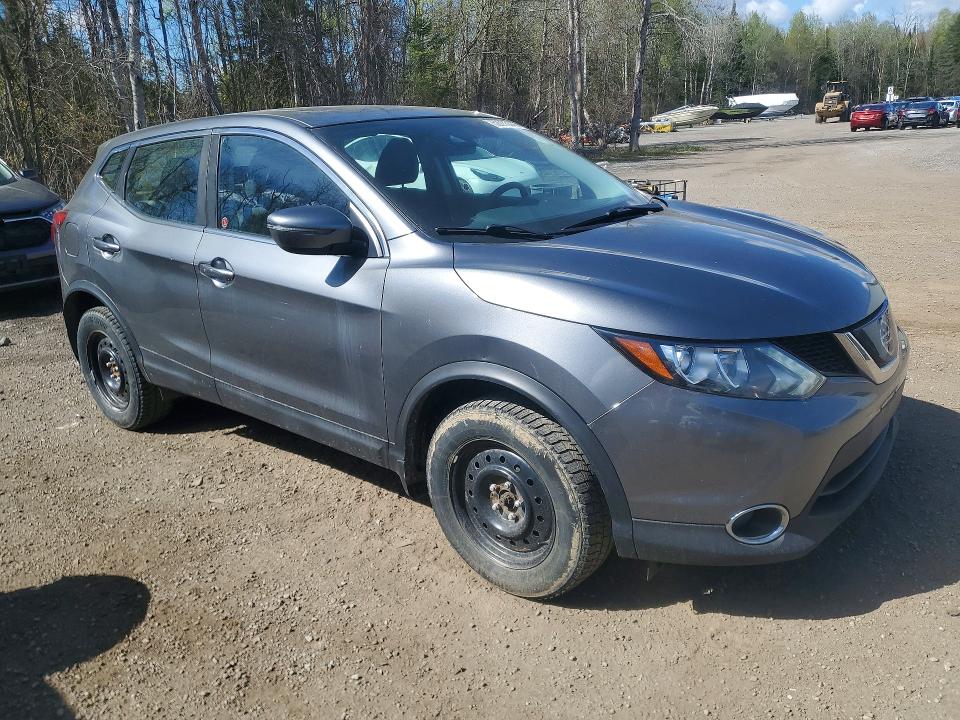2019 Nissan Rogue sport VIN JN1BJ1CR7KW344918 COPART salvage auction — SIDE, On - Permit No Brand - Unfit, sold $3,950 on 2026-07-02 (photo 4)