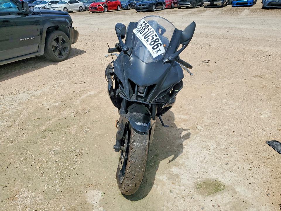 2025 Yamaha VIN JYARM38E5SA018743 COPART salvage auction — SIDE, Tx - Salvage Vehicle Title, sold $3,500 on 2026-07-09 (photo 2)