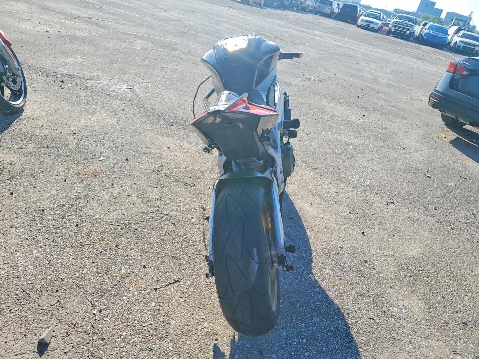 2012 Aprilia VIN ZD4RKU004CS001707 COPART salvage auction — FRONT END, Ia - Cert Of Title-Salvage Title, sold $1,700 on 2026-07-02 (photo 4)