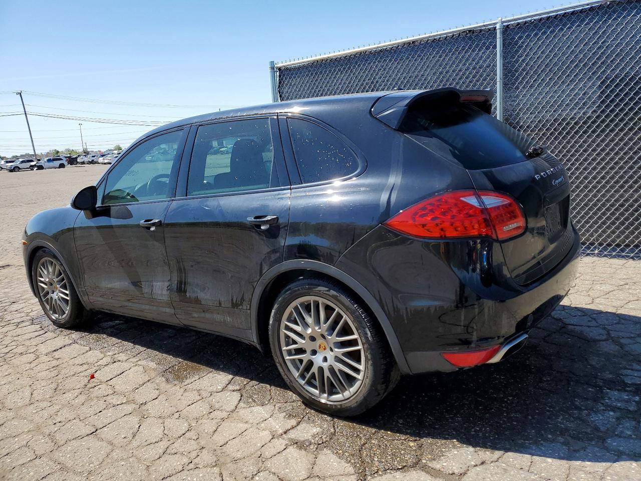 2014 Porsche Cayenne VIN WP1AB2A29ELA58638 COPART salvage auction — Minor Dent/Scratches, MI - DEALER ONLY CLEAN TITLE, sold $3,000 on 2026-05-14 (photo 2)