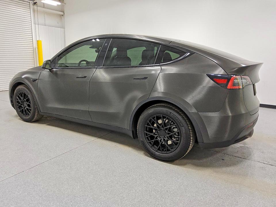 2021 Tesla Model y VIN 5YJYGDEE3MF108260 COPART salvage auction — NORMAL WEAR, AZ - CERT OF TITLE-RESTORED SALVAGE, sold $9,800 on 2026-07-07 (photo 2)
