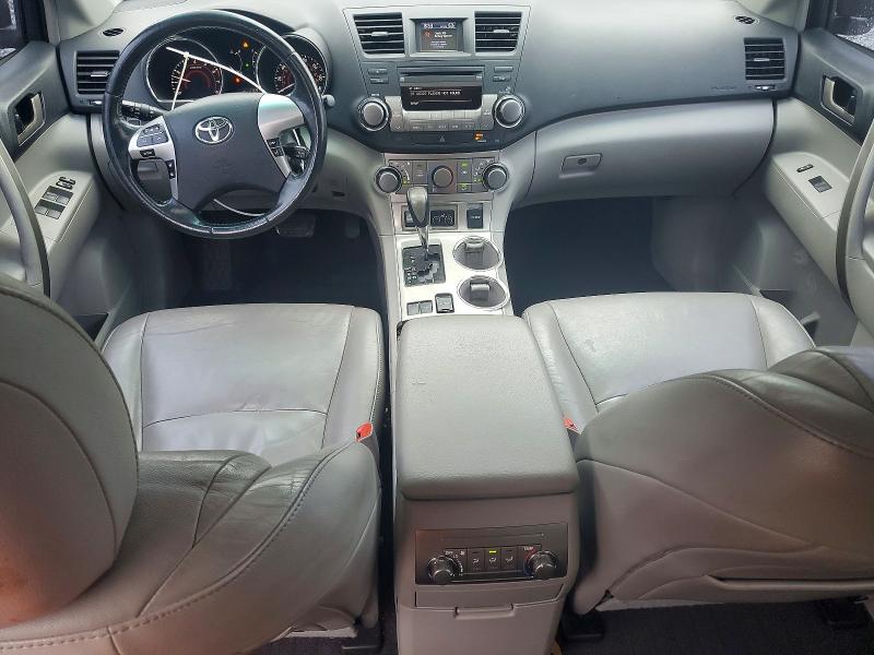 2011 Toyota Highlander VIN 5TDZA3EH7BS015034 COPART salvage auction — REAR END, Nc - Salvage Certificate Of Title, sold $5,900 on 2026-07-02 (photo 8)