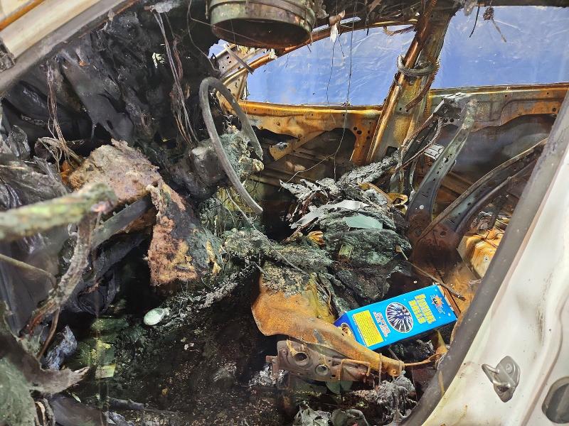 2019 Jeep Cherokee VIN 1C4PJMDN4KD320474 COPART salvage auction — INTERIOR BURN, Mi - Certificate Of Title, sold $300 on 2026-07-02 (photo 7)