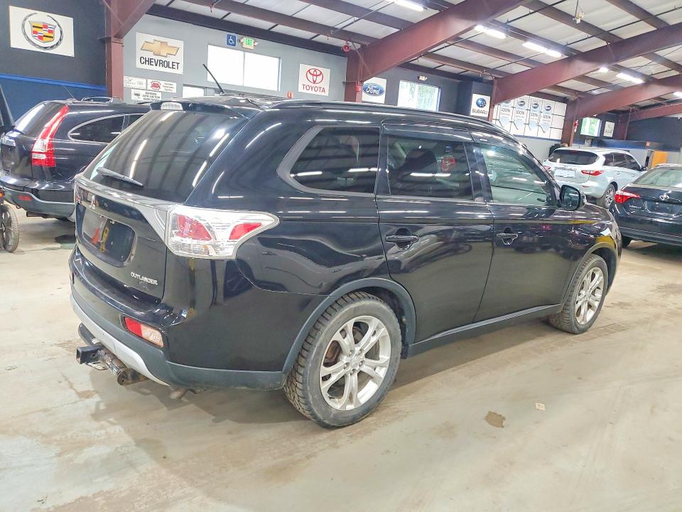 2015 Mitsubishi Outlander VIN JA4AZ3A37FZ002542 COPART salvage auction — MINOR DENT/SCRATCHES, Nh - Certificate Of Title (P), sold $2,400 on 2026-07-27 (photo 3)