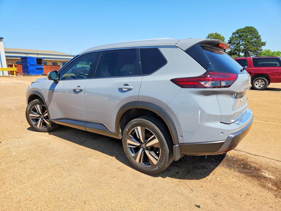 2025 Nissan Rogue VIN JN8BT3CAXSW006799 COPART salvage auction — UNDERCARRIAGE, Tx - Salvage Vehicle Title, sold $60 on 2026-07-27 (photo 2)