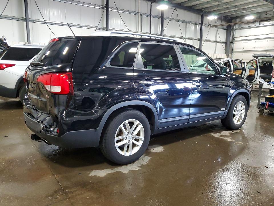 2014 Kia Sorento VIN 5XYKTCA69EG477015 COPART salvage auction — REAR END, Mn - Cert Of Title-Prior Salvage, sold $925 on 2026-07-07 (photo 3)