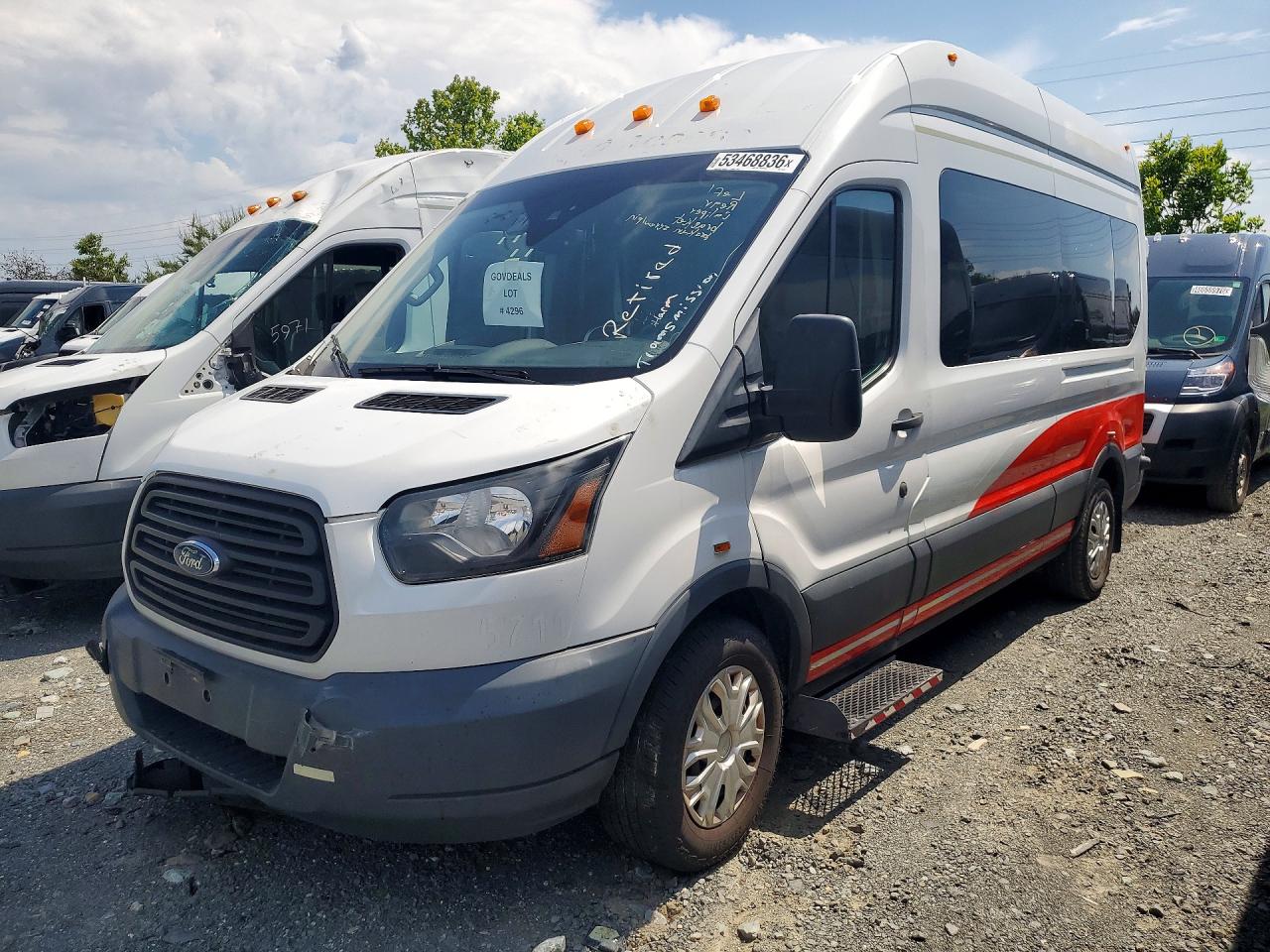 2017 Ford Transit VIN 1FTBW2XM1HKB48833 — COPART salvage auction photo