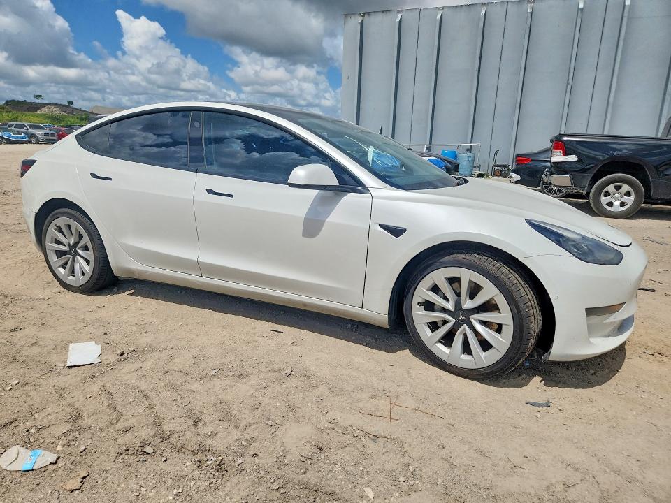 2021 Tesla Model 3 VIN 5YJ3E1EAXMF062227 COPART salvage auction — REAR END, Salvage Title, sold $3,000 on 2026-07-28 (photo 4)