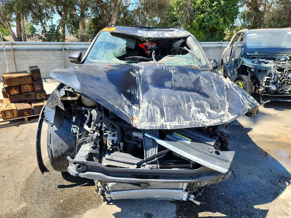 2021 Volkswagen Tiguan VIN 3VV3B7AX4MM026150 COPART salvage auction — ROLLOVER, Ca - Salvage Certificate, sold $400 on 2026-07-02 (photo 5)