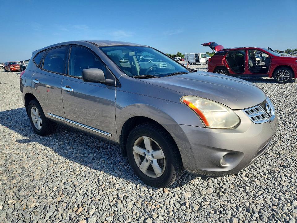 2013 Nissan Rogue sport VIN JN8AS5MT1DW041373 COPART salvage auction — MINOR DENT/SCRATCHES, FL - CERTIFICATE OF TITLE, sold $475 on 2026-07-02 (photo 4)