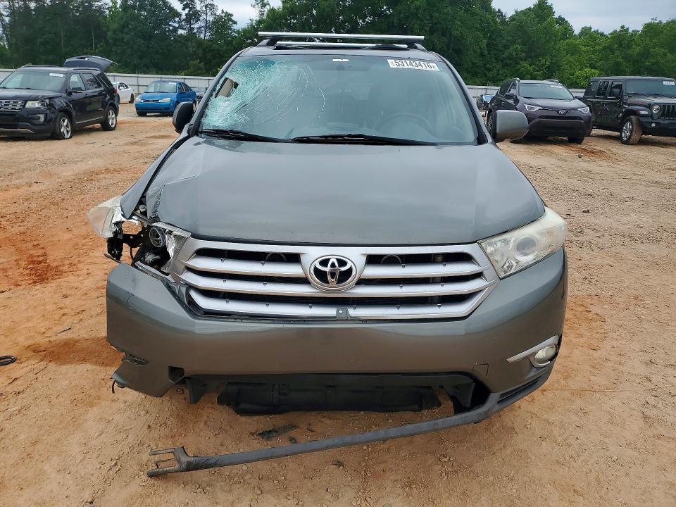 2011 Toyota Highlander VIN 5TDDK3EH5BS085039 COPART salvage auction — UNDERCARRIAGE, NC - SALVAGE CERTIFICATE OF TITLE, sold $3,600 on 2026-07-06 (photo 5)