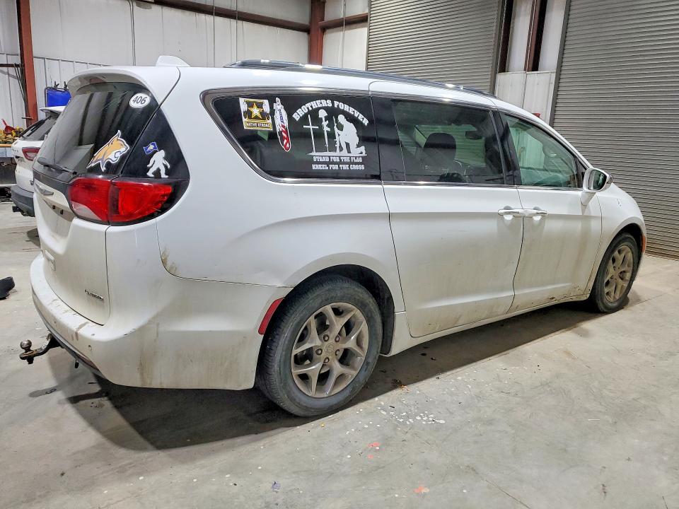 2018 Chrysler Pacifica VIN 2C4RC1GG8JR185395 COPART salvage auction — FRONT END, MT, sold $1,800 on 2026-08-31 (photo 3)