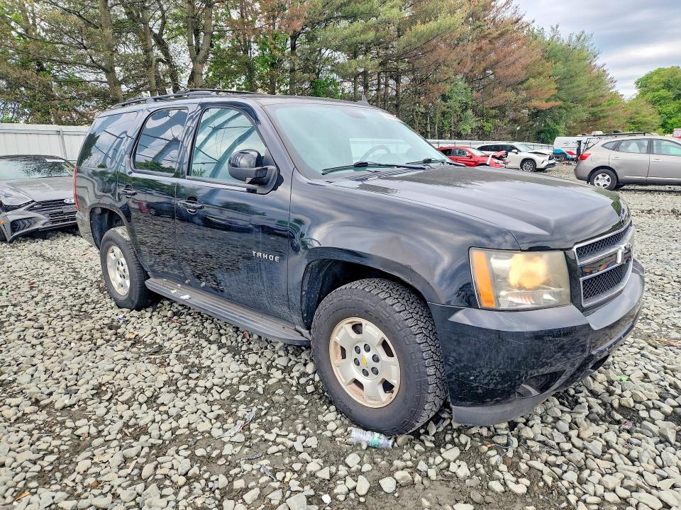 2011 Chevrolet Tahoe VIN 1GNSKBE0XBR257499 COPART salvage auction — NORMAL WEAR, PA - CERT OF TITLE, sold $1,850 on 2026-07-22 (photo 4)