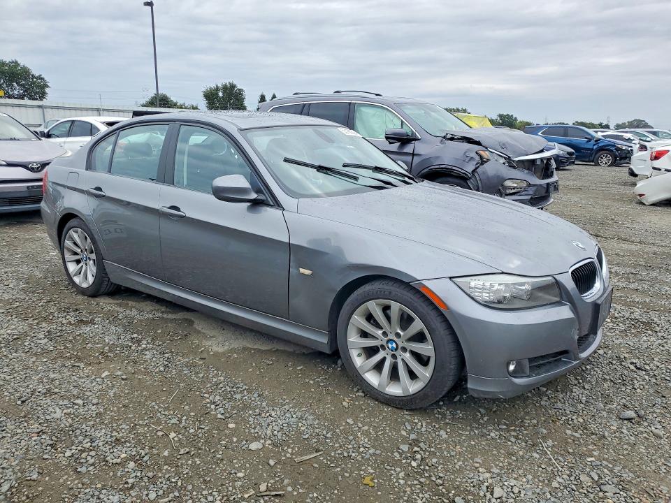 2011 BMW 3 series VIN WBAPH5C5XBA444704 COPART salvage auction — SIDE, CA - SALVAGE CERTIFICATE, sold $650 on 2026-07-14 (photo 4)