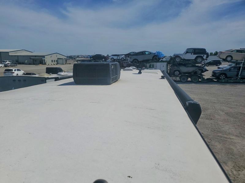 2021 Puma VIN 5ZT2PUTB3M4011368 COPART salvage auction — MINOR DENT/SCRATCHES, In - Cert Of Title-Salvage Title, sold $1,400 on 2026-07-09 (photo 9)
