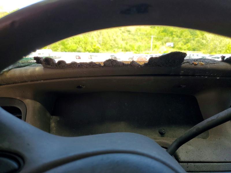 2003 Mercury Grand marquis VIN 2MEFM74WX3X701882 COPART salvage auction — BURN, Wv - Salvage Certificate, sold $450 on 2026-07-23 (photo 9)
