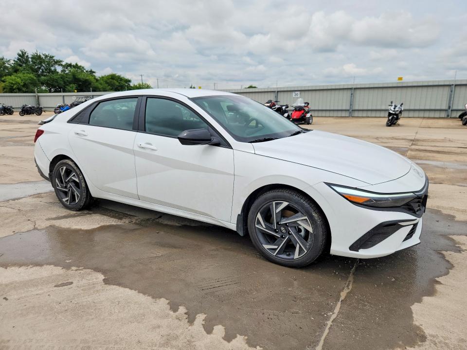 2025 Hyundai Elantra VIN KMHLM4DJ8SU172389 COPART salvage auction — REAR END, Tx - Salvage Vehicle Title, sold $7,300 on 2026-07-13 (photo 4)