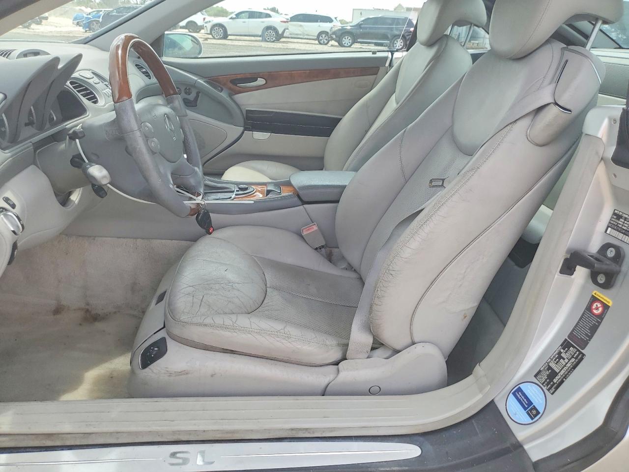 2004 Mercedes-Benz SL-Class VIN WDBSK75F04F065151 COPART salvage auction — Minor Dent/Scratches, FL - CERT OF TITLE-REBUILT, sold $400 on 2026-06-30 (photo 7)
