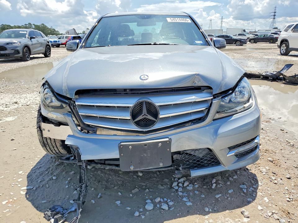 2012 Mercedes-benz C-klasse VIN WDDGF8BB0CR213580 COPART salvage auction — FRONT END, Tx - Certificate Of Title, sold $2,250 on 2026-07-02 (photo 5)