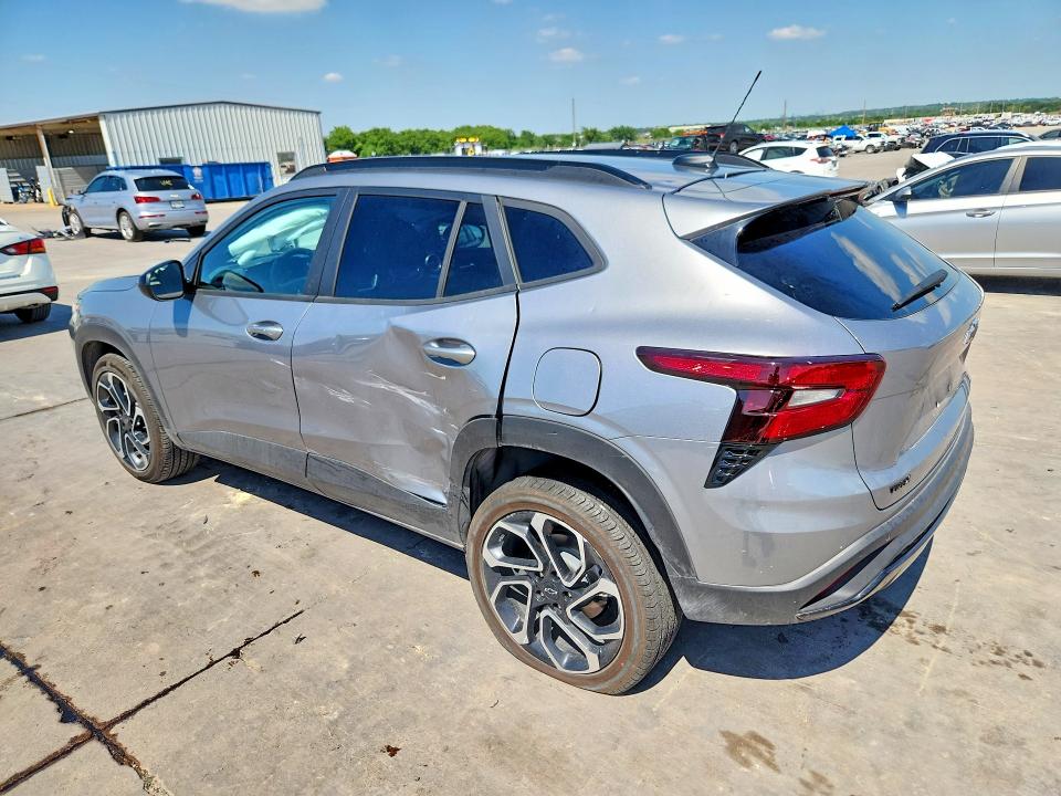 2025 Chevrolet VIN KL77LJEP5SC242055 COPART salvage auction — SIDE, Tx - Salvage Vehicle Title, sold $9,200 on 2026-07-20 (photo 2)