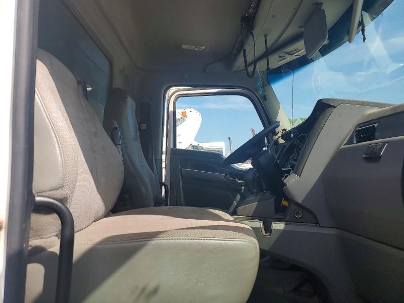2017 Kenworth T8 series VIN 1NKZLP0X4HJ153845 COPART salvage auction — UNDERCARRIAGE, GA - CERT OF TITLE-SALVAGE, sold $11,100 on 2026-07-23 (photo 5)