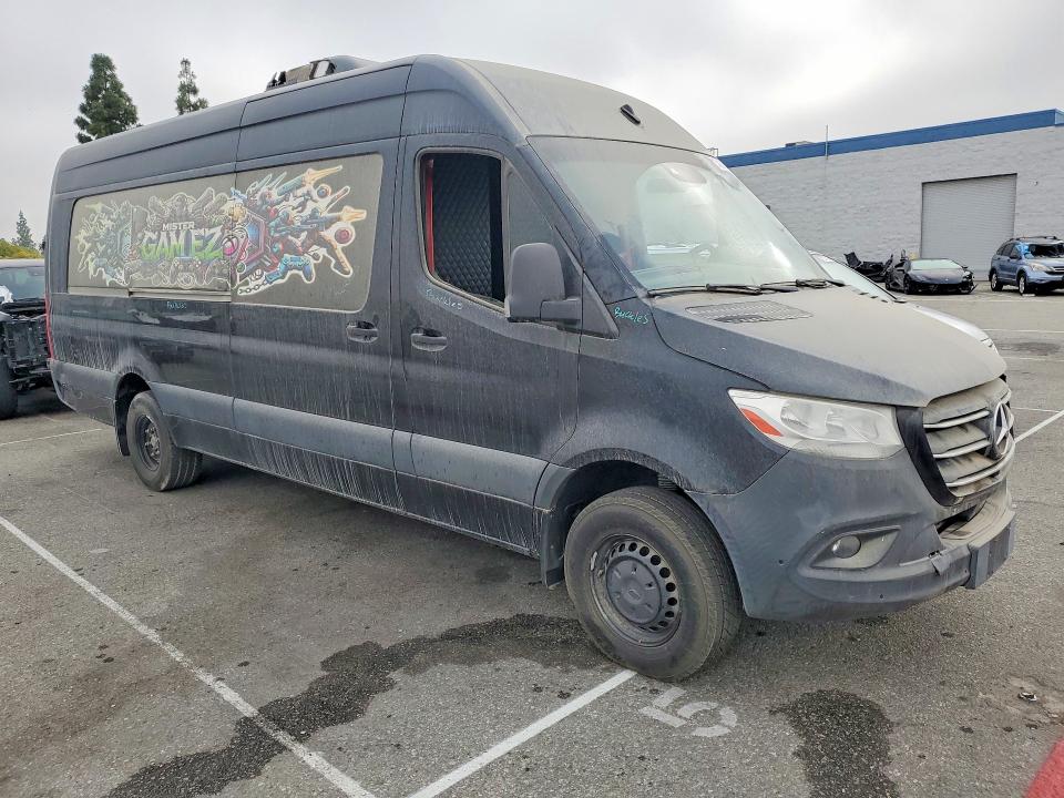 2019 Mercedes-benz Sprinter VIN WD4PF1CD4KP180035 COPART salvage auction — MINOR DENT/SCRATCHES, Ca - Salvage Certificate (P), sold $26,250 on 2026-07-02 (photo 4)