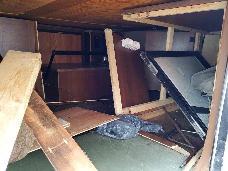 2016 Jay Trailers VIN 1UJAJ0AJ6G2B50057 COPART salvage auction — SIDE, PA - CERTIFICATE OF SALVAGE, sold $100 on 2026-10-08 (photo 5)