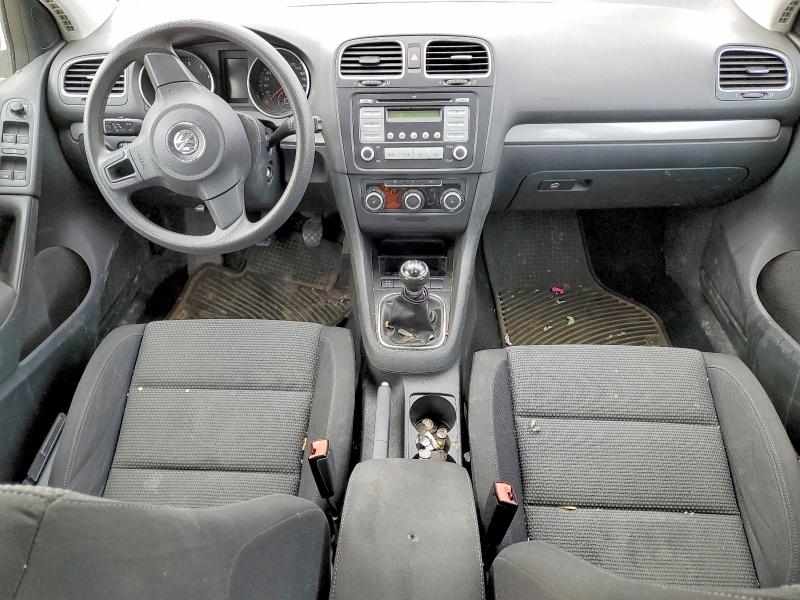 2010 Volkswagen Golf VIN WVWCA7AJ5AW285349 COPART salvage auction — VANDALISM, ON - PERMIT NO BRAND - UNFIT, sold $650 on 2026-08-11 (photo 8)
