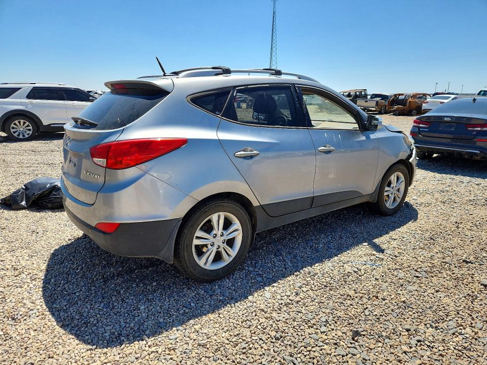 2012 Hyundai Tucson VIN KM8JU3AC7CU340192 COPART salvage auction — FRONT END, Tx - Salvage Vehicle Title, sold $1,100 on 2026-07-14 (photo 3)