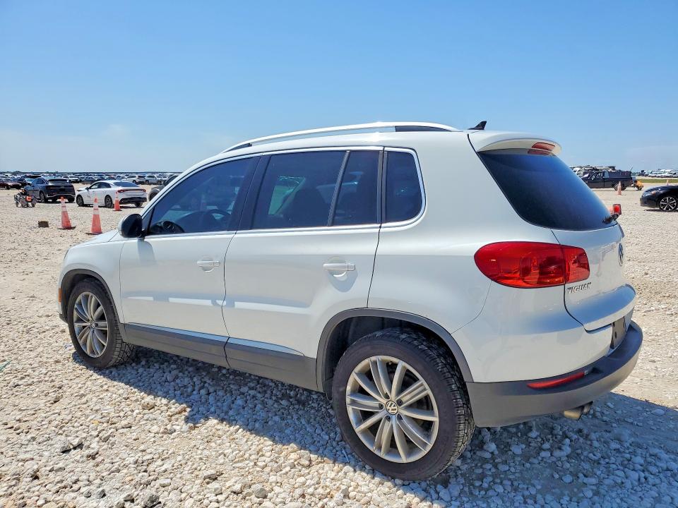 2015 Volkswagen Tiguan VIN WVGAV7AX8FW604603 COPART salvage auction — NORMAL WEAR, Tx - Salvage Vehicle Title, sold $150 on 2026-08-13 (photo 2)