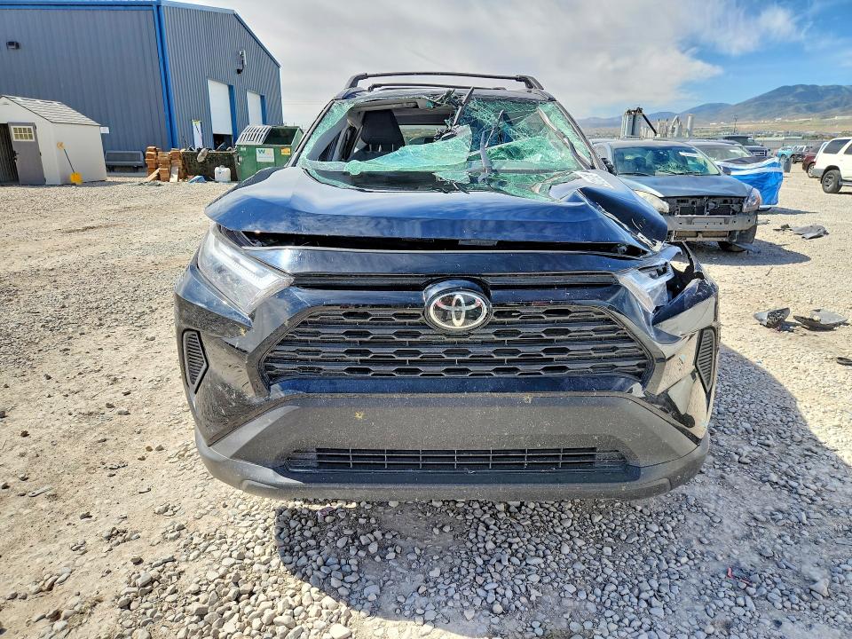2025 Toyota Rav 4 VIN 2T3P1RFV2SW585973 COPART salvage auction — ROLLOVER, Ut - Salvage Certificate, sold $7,000 on 2026-07-02 (photo 5)