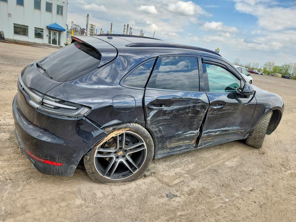 2020 Porsche Macan VIN WP1AA2A50LLB10832 COPART salvage auction — SIDE, Qc - Gravement Accidente, sold $14,300 on 2026-08-04 (photo 3)