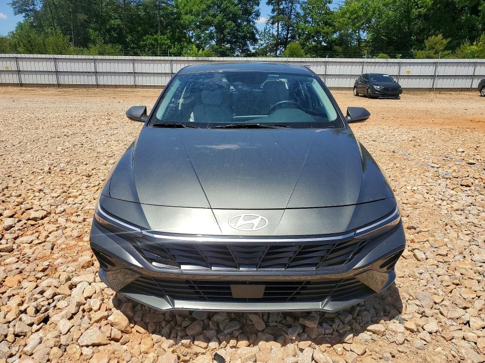 2025 Hyundai Elantra VIN KMHLN4DJ0SU176840 COPART salvage auction — REAR END, Nc - Salvage Certificate Of Title, sold $5,600 on 2026-07-20 (photo 5)